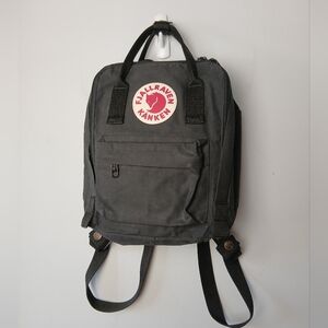 FJALLRAVEN Kånken Mini backpack Color Black Unisex